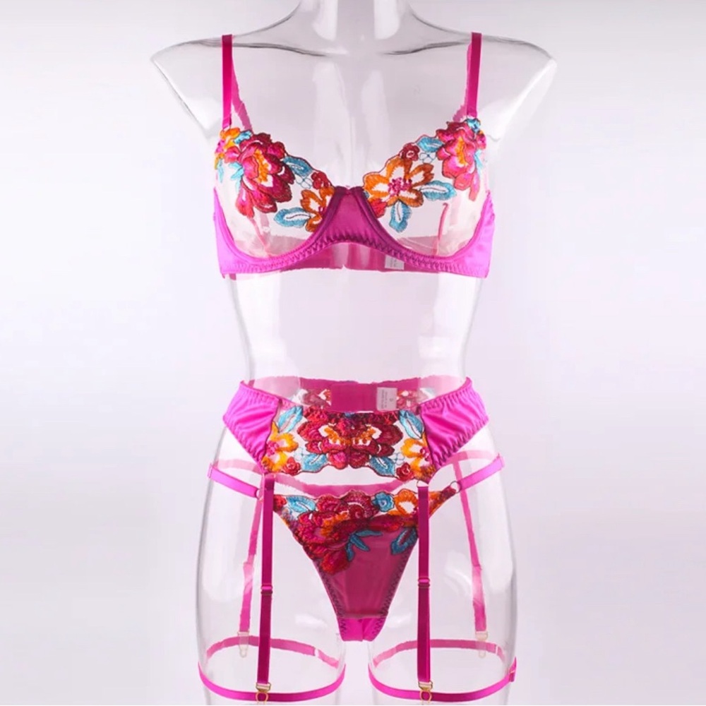 NWT: Hello LA Girl hot pink satin floral embroidery 3pc lingerie set, size M